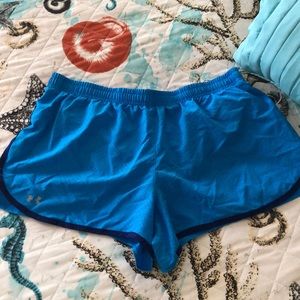 Under Armour athletic shorts L
